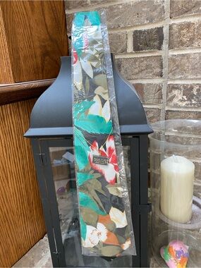 GOLD CITY Hawaiian Flower Tie